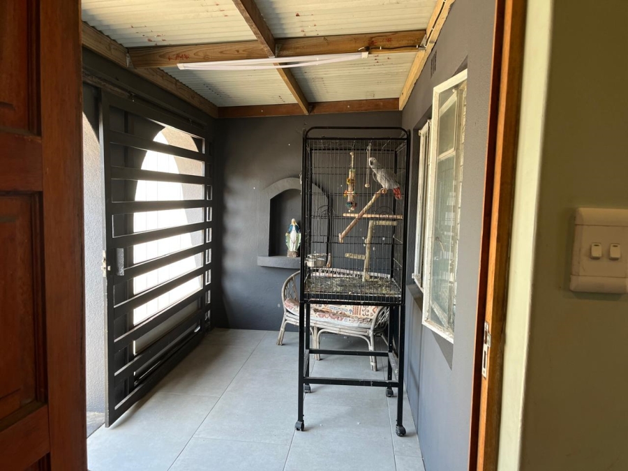  Bedroom Property for Sale in Uitsig Western Cape